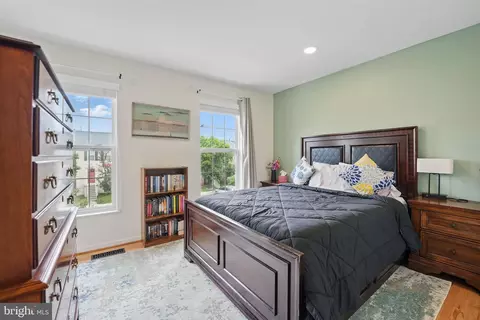 6383 Michael Robert Dr, Springfield, VA 22150 photo 15