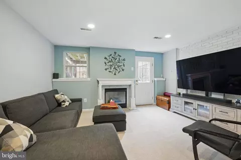 6383 Michael Robert Dr, Springfield, VA 22150 photo 22
