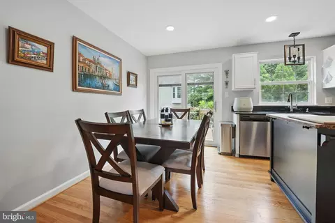 6383 Michael Robert Dr, Springfield, VA 22150 photo 6