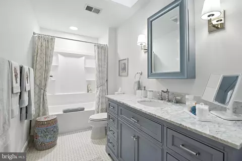 7112 Holyrood Dr, Mclean, VA 22101 photo 21