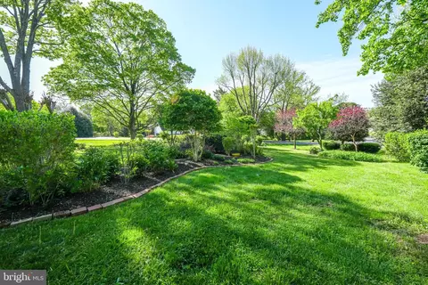 7112 Holyrood Dr, Mclean, VA 22101 photo 28