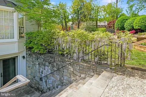 7112 Holyrood Dr, Mclean, VA 22101 photo 30