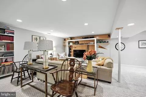 7112 Holyrood Dr, Mclean, VA 22101 photo 24