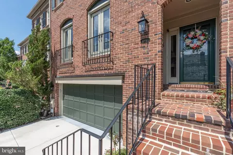 Exterior - 6602 Madison Mclean Dr, Mclean, VA 22101 photo 3 of 6