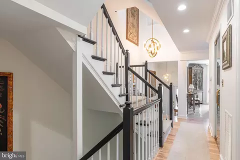 Entry Way - 6602 Madison Mclean Dr, Mclean, VA 22101 photo 6 of 8
