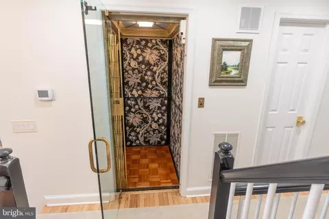 Entry Way - 6602 Madison Mclean Dr, Mclean, VA 22101 photo 5 of 8