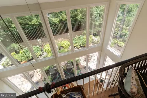 Entry Way - 6602 Madison Mclean Dr, Mclean, VA 22101 photo 4 of 8