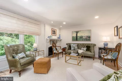 Living - 6602 Madison Mclean Dr, Mclean, VA 22101 photo 2 of 3