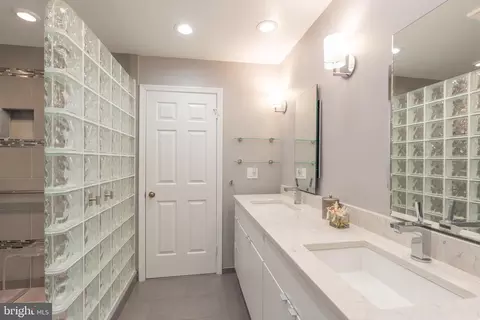 Bath - 6602 Madison Mclean Dr, Mclean, VA 22101 photo 2 of 6