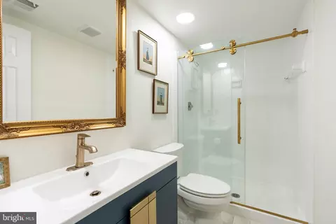 Bath - 6602 Madison Mclean Dr, Mclean, VA 22101 photo 5 of 6