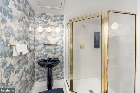 Bath - 6602 Madison Mclean Dr, Mclean, VA 22101 photo 6 of 6