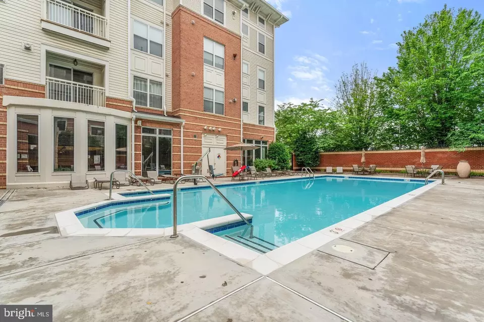 Exterior - 2791 Centerboro Dr #384, Vienna, VA 22181 photo 21 of 22