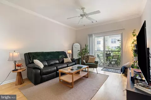 Living - 2791 Centerboro Dr #384, Vienna, VA 22181 photo 1 of 1
