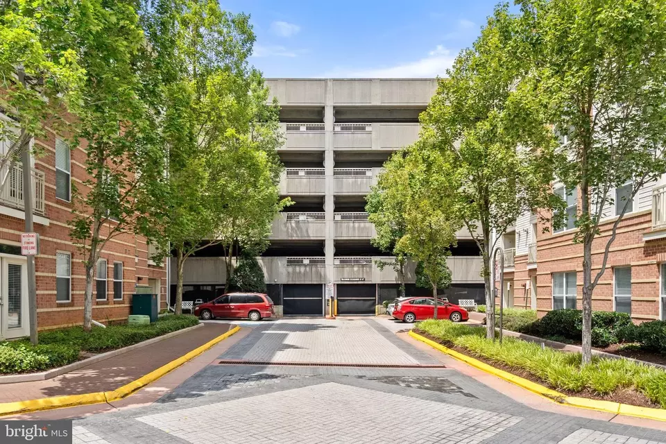Exterior - 2791 Centerboro Dr #384, Vienna, VA 22181 photo 18 of 22
