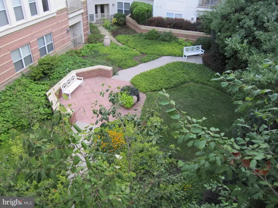 Exterior - 2791 Centerboro Dr #384, Vienna, VA 22181 photo 13 of 22