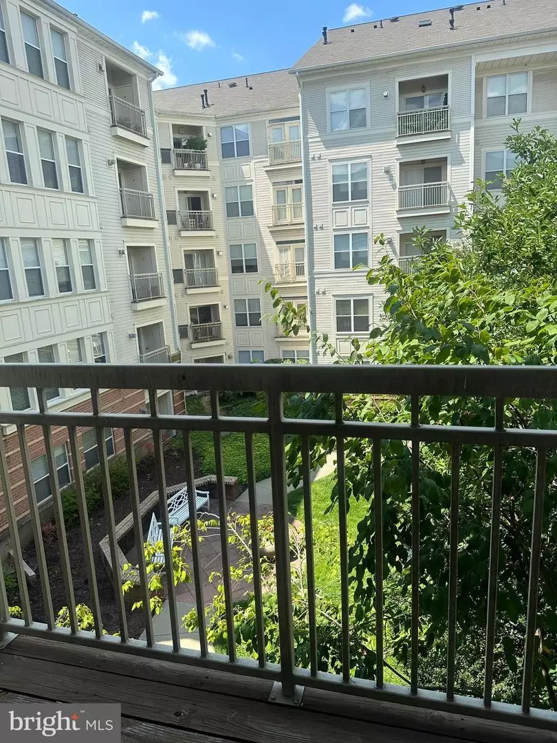 Exterior - 2791 Centerboro Dr #384, Vienna, VA 22181 photo 3 of 22