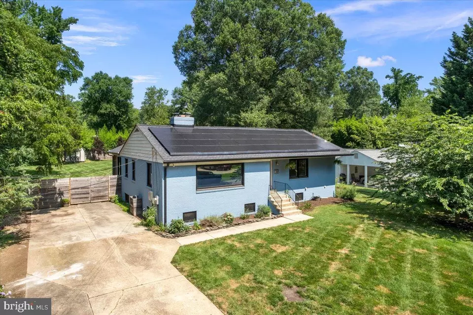 Exterior - 9026 Mcnair Dr, Alexandria, VA 22309 photo 11 of 12