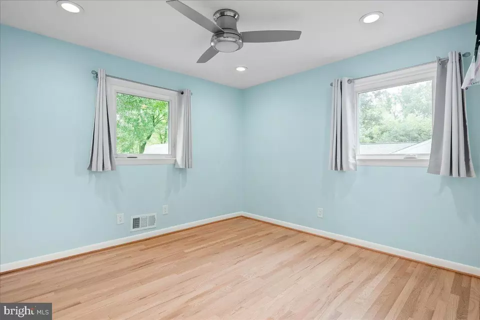 Bedroom - 9026 Mcnair Dr, Alexandria, VA 22309 photo 4 of 8
