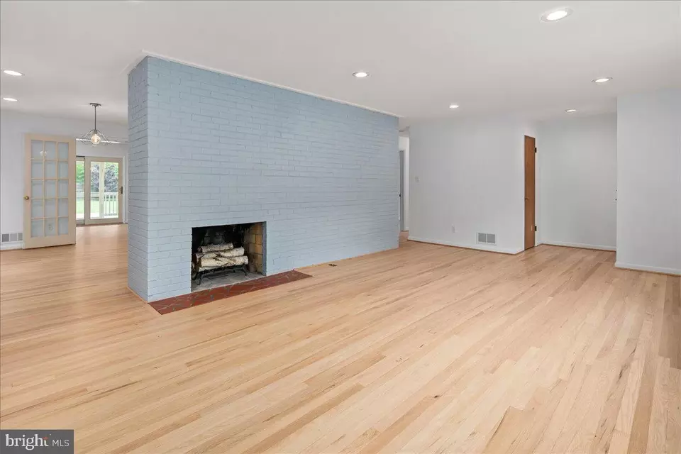 Living - 9026 Mcnair Dr, Alexandria, VA 22309 photo 4 of 11