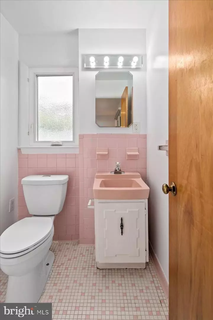 Bath - 9026 Mcnair Dr, Alexandria, VA 22309 photo 1 of 4