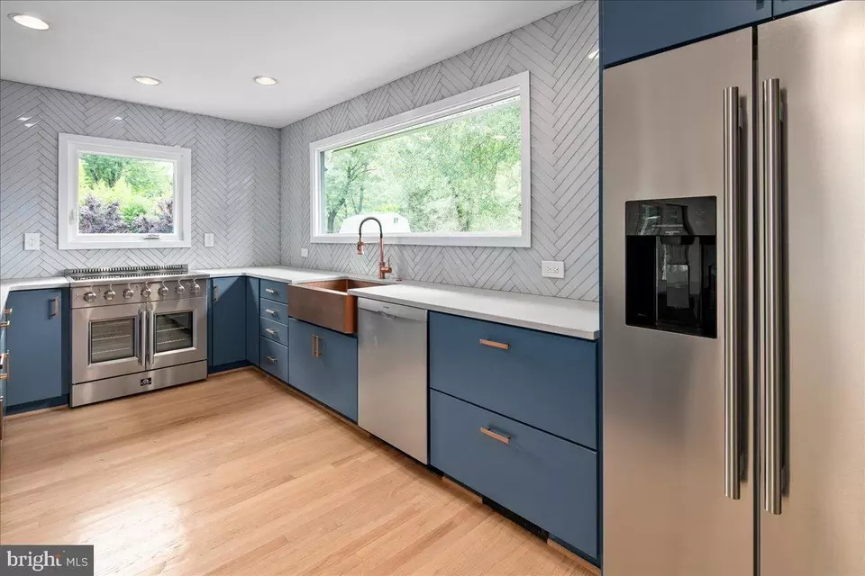 Kitchen - 9026 Mcnair Dr, Alexandria, VA 22309 photo 4 of 6