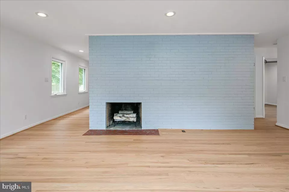 Living - 9026 Mcnair Dr, Alexandria, VA 22309 photo 3 of 11