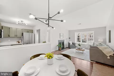 Dining - 7826 Harrowgate Cir #D, Springfield, VA 22152 photo 2 of 2