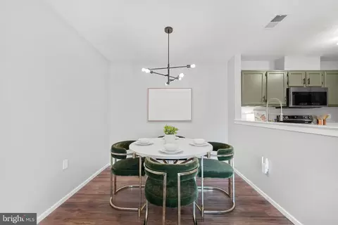 Dining - 7826 Harrowgate Cir #D, Springfield, VA 22152 photo 1 of 2