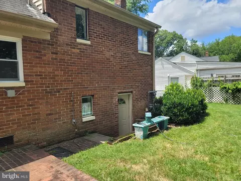 6910 Gilbert St, Springfield, VA 22150 photo 27