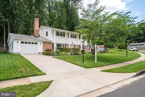 9115 Steven Irving Ct, Springfield, VA 22153