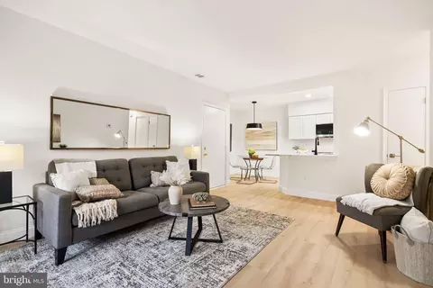 6919 D Victoria Dr, Alexandria, VA 22310