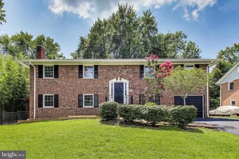 2403 Sherwood Hall Ln, Alexandria, VA 22306