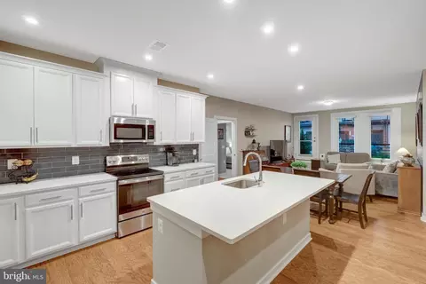 Kitchen - 1675 Bandit Loop #103B, Reston, VA 20190 photo 3 of 4