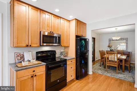 2613 E Meredith Dr, Vienna, VA 22181 photo 9