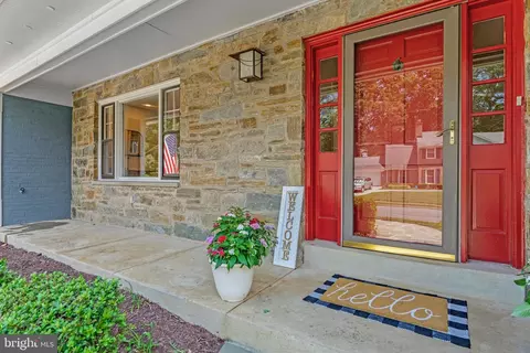 2613 E Meredith Dr, Vienna, VA 22181 photo 2