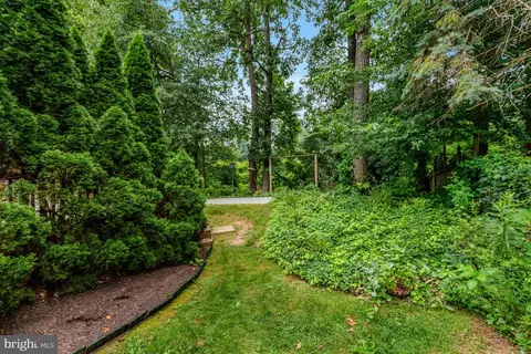 Exterior - 7615 Springfield Hills Dr, Springfield, VA 22153 photo 4 of 16