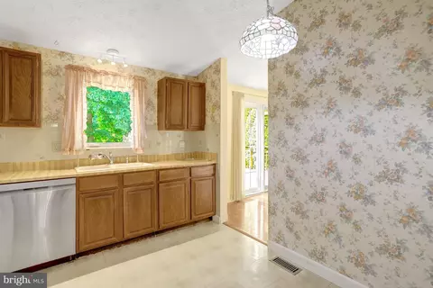 Kitchen - 7615 Springfield Hills Dr, Springfield, VA 22153 photo 4 of 4
