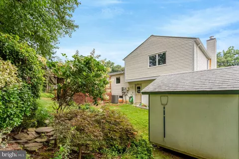 Exterior - 7615 Springfield Hills Dr, Springfield, VA 22153 photo 15 of 16