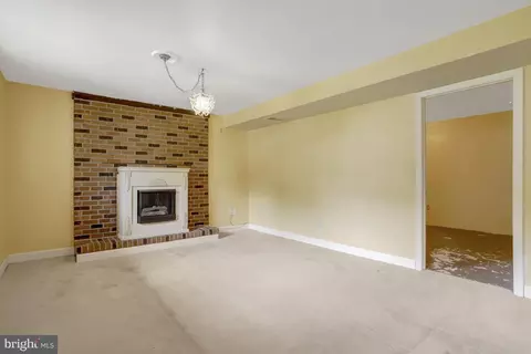 Living - 7615 Springfield Hills Dr, Springfield, VA 22153 photo 7 of 8
