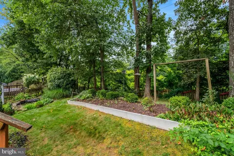 Exterior - 7615 Springfield Hills Dr, Springfield, VA 22153 photo 5 of 16