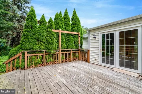 Exterior - 7615 Springfield Hills Dr, Springfield, VA 22153 photo 13 of 16