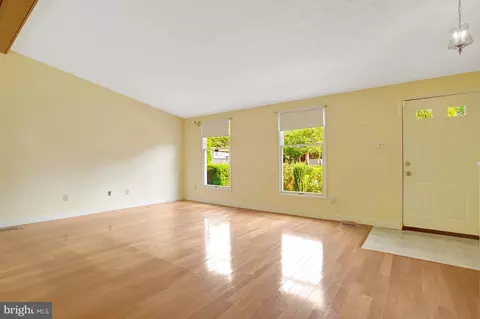 Living - 7615 Springfield Hills Dr, Springfield, VA 22153 photo 2 of 8