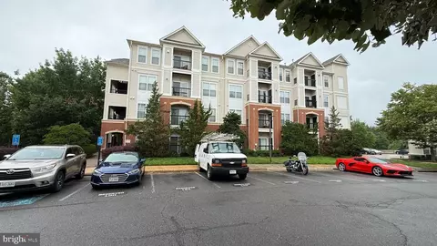 11350 Aristotle Dr #7-403, Fairfax, VA 22030