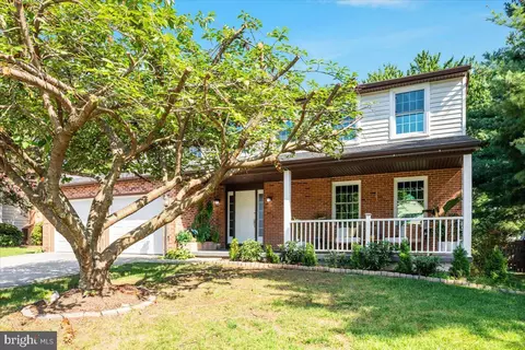 13017 New Parkland Dr, Herndon, VA 20171
