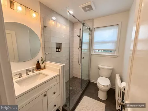 Bath - 650 Walker Rd, Great Falls, VA 22066 photo 1 of 4