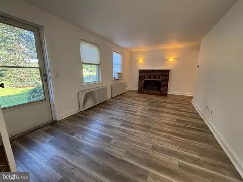 Living - 650 Walker Rd, Great Falls, VA 22066 photo 1 of 2