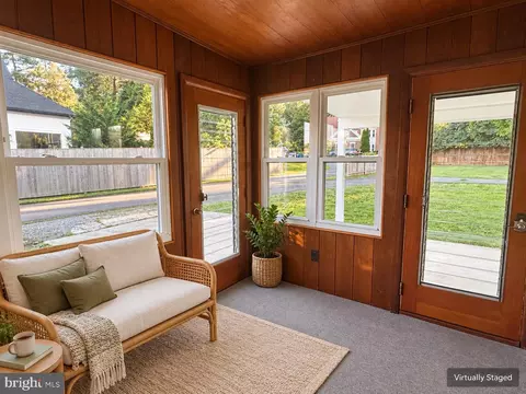 Exterior - 650 Walker Rd, Great Falls, VA 22066 photo 2 of 14