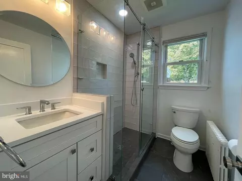 Bath - 650 Walker Rd, Great Falls, VA 22066 photo 1 of 2