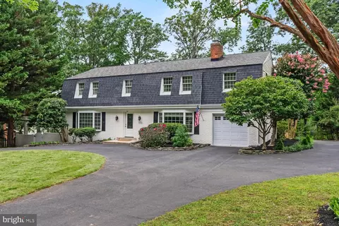 9326 Fairfax St, Alexandria, VA 22309