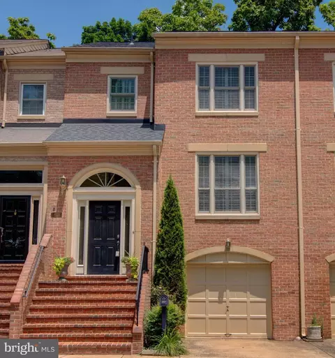 1427 Mclean Mews Ct, Mclean, VA 22101